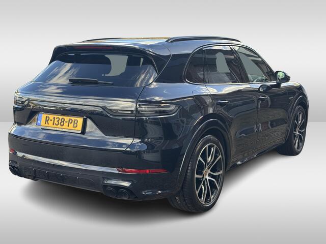 Porsche CAYENNE 3.0 E-Hybrid Platinum Edition / Trekhaak / Panoramadak / 360Camera / Achterasbesturing / Sportuitlaat / 21'' / Luchtvering / Bose / Sportdesign + Chrono / Carbon intr. / 4zone Airco / Stoelventilatie+verwarming / Stuurver
