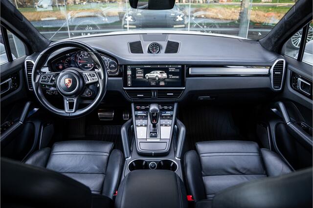 Porsche CAYENNE 4.0 Turbo ** PCCB** Burmester ** Approved ** Panodak ** Trekhaak ** 18-weg Sportstoelen 4WS ** Adapt. Cruise ** Softclose ** NP 237K ** NL auto!!