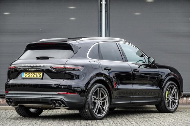 Porsche CAYENNE E-Hybrid 3.0 462Pk 8-Aut. | Luchtvering | Panoramadak | Sport-Chrono | BOSE-Sound | Leder | 21''