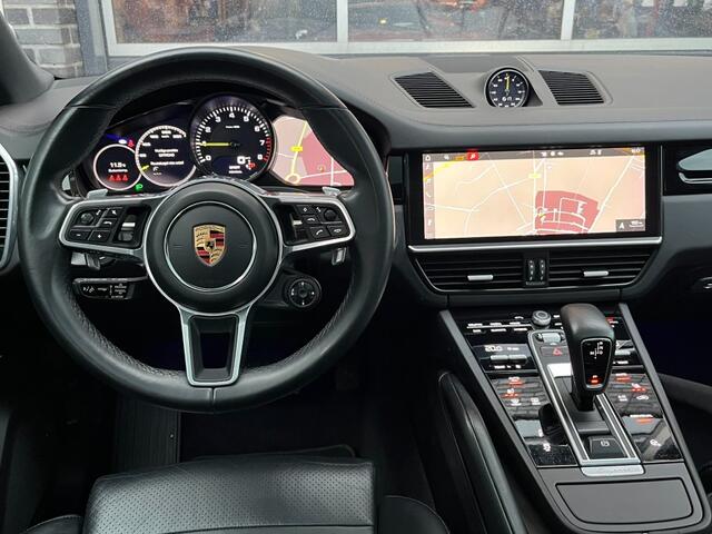 Porsche CAYENNE COUPÃ 3.0 E-HYBRID - ORG. NL. - SPORT CHR. - PANO - 4-WIELST. - 22 INCH