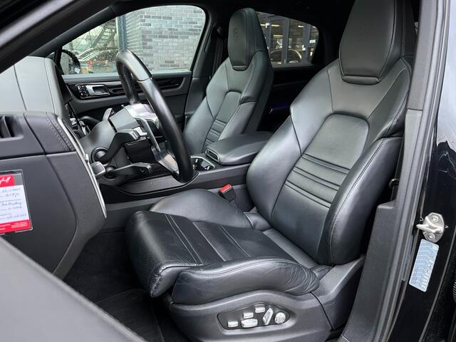 Porsche CAYENNE COUPÃ 3.0 E-HYBRID - ORG. NL. - SPORT CHR. - PANO - 4-WIELST. - 22 INCH