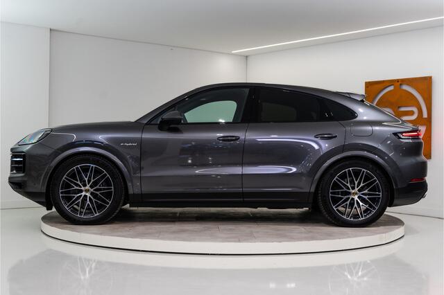 Porsche CAYENNE Coupé 3.0 E-Hybrid 462PK | InnoDrive | Bose | Trekhaak | Sportchrono | VOL! Fabrieksgarantie