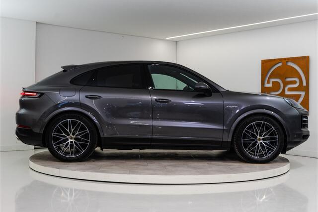 Porsche CAYENNE Coupé 3.0 E-Hybrid 462PK | InnoDrive | Bose | Trekhaak | Sportchrono | VOL! Fabrieksgarantie