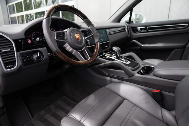 Porsche CAYENNE 3.0 V6 340 pk / Lucht-Vering/ Pano-Dak/ Keyless/ 360-Camera/ Leder/ Sport-Stoelen/ Stoel.Verw/ Led-Koplamp/ 20'' LMV