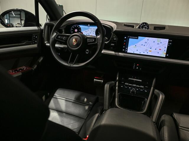Porsche CAYENNE 3.0 E-Hybrid · Sport chrono · Panorama dak · Adaptive cruise · 360 Camera · Keyless · Luchtvering · Bose sound · Memory seats · Ambiance · Trekhaak