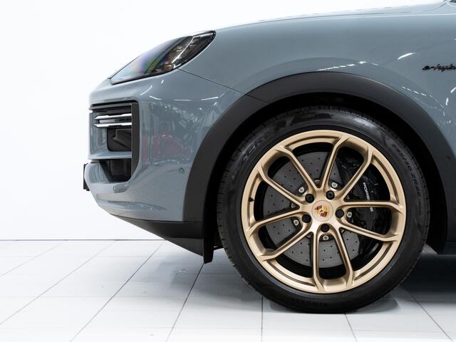 Porsche CAYENNE Turbo E-Hybrid Coupé met GT-Pakket