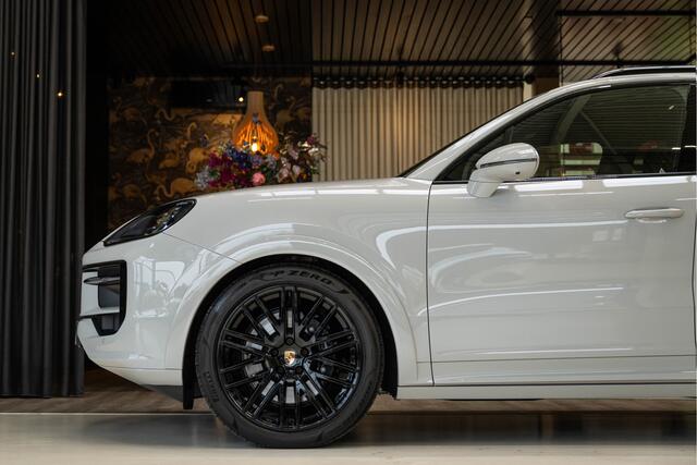 Porsche CAYENNE 3.0 E-Hybrid | achterassturing | Sport design | 18 weg | bijrijder display | pano | Soft close |