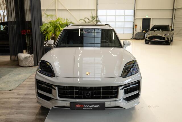 Porsche CAYENNE 3.0 E-Hybrid | achterassturing | Sport design | 18 weg | bijrijder display | pano | Soft close |