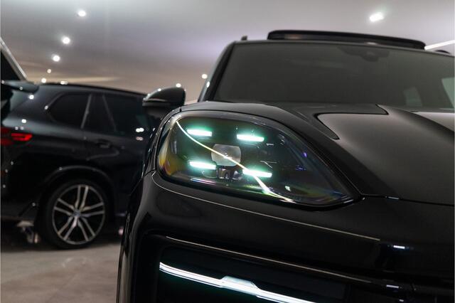 Porsche CAYENNE 3.0 E-Hybrid 470PK | InnoDrive | Pano | Matrix | Luchtvering | Bose | Fabrieksgarantie
