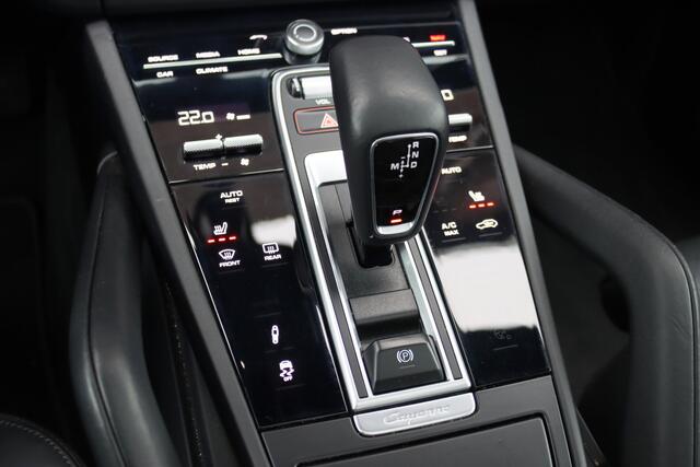 Porsche CAYENNE Coupé 3.0 Aut8 | Luchtvering | Panoramadak | BOSE | Trekhaak | Leder | Memory | Stoelverwarming V+A | PDLS | Sport-Chrono-pakket | Soft-Close | Verwarmd Stuurwiel |