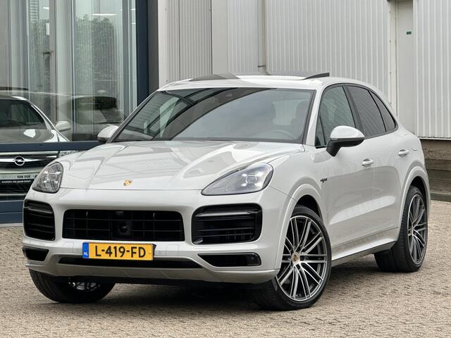 Porsche CAYENNE 3.0 E-Hybrid | NL-Auto/1e eign./Voll.Historie/Pano-schuifdak/BOSE/Luchtvering/22-inch/Softclose/Massage