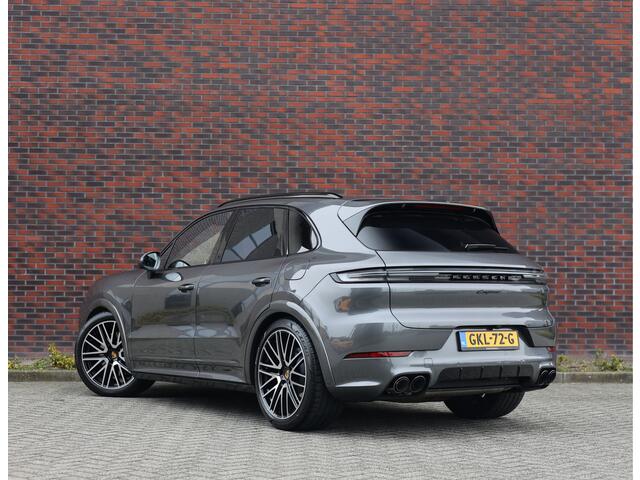 Porsche CAYENNE 3.0 E-Hybrid | Pano - Trekhaak - Pas. Display