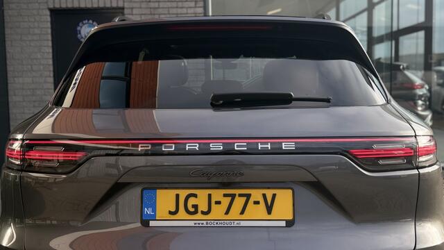 Porsche CAYENNE 3.0 E-Hybrid Pano | Leer | Sport |