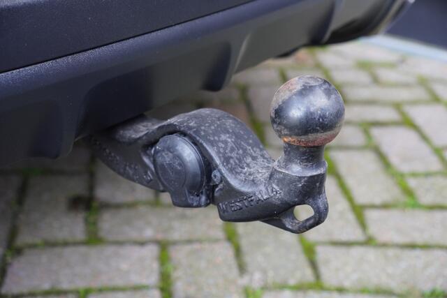 Porsche CAYENNE Coupé 3.0 E-Hybrid Black Edition - PANODAK - TREKHAAK - LUCHTVERING - BOSE -