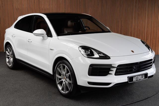 Porsche CAYENNE Coupé 3.0 E-Hybrid Panodak 360 SportChrono Leer Navi ACC Elektr. bedienbare achterklep PDC LM velgen Stoelverwarming Climate CarPlay Elektr. bedienbare trekhaak