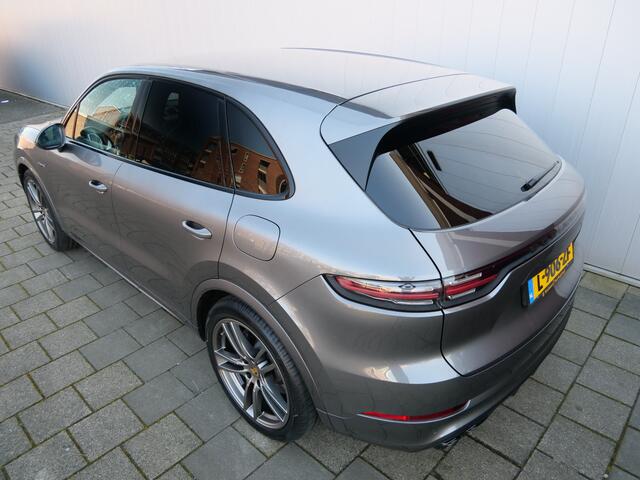 Porsche CAYENNE 3.0 E-Hybrid 462 Pk Automaat Nav/ DAB / Apple Carplay / Leer / Luchtvering / Trekhaak