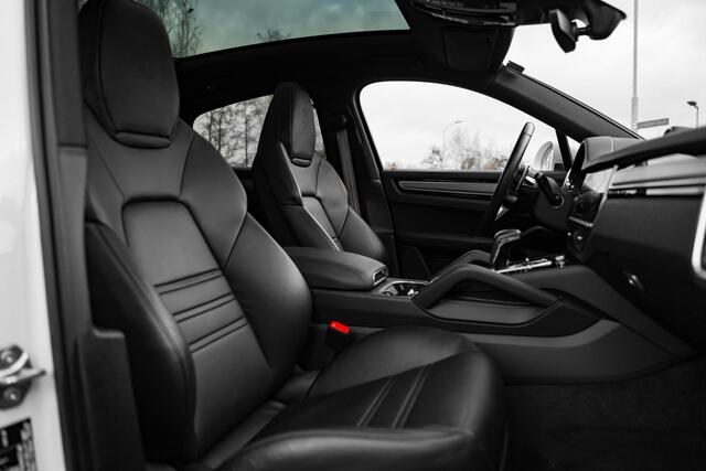 Porsche CAYENNE Coupé 3.0 E-Hybrid Platinum Edition | Luchtvering | Sport Chrono | 360 camera | Stoelen pakket met geheugenfunctie | 22"
