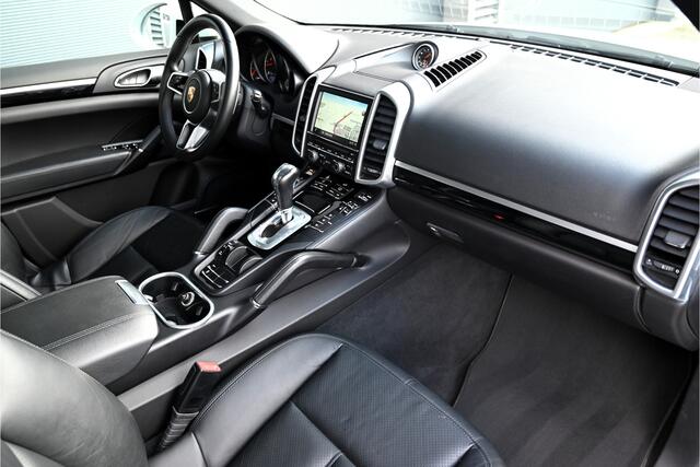 Porsche CAYENNE 3.0 D PLATINUM EDITION / PANORAMA DAK / LEDER / CAMERA / LED / BLIND SPOT / 21"