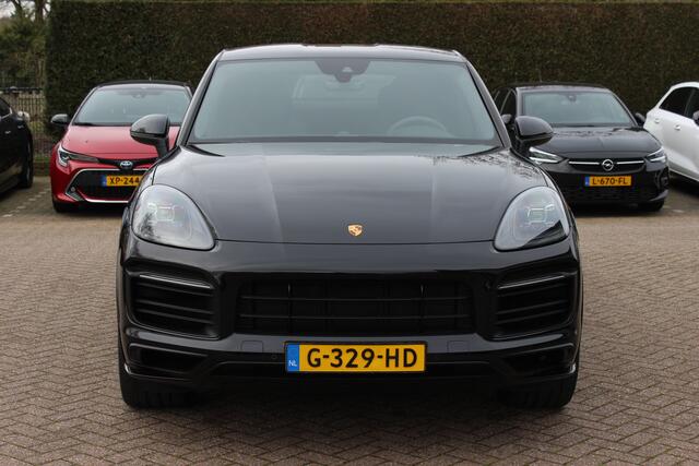Porsche CAYENNE Coupé 3.0 E-Hybrid 51.833 km! / Trekhaak / Camera / Lichtgewichtpakket / Carbon intr. / Luchtvering / 22'' / Softclose / Boxe / Sportstoelen / Sportdesign+Chrono / DAB / Stoelverwarming / Cruise Control
