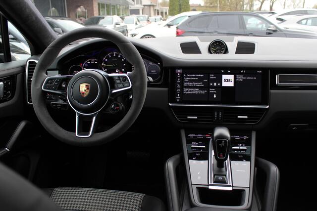 Porsche CAYENNE Coupé 3.0 E-Hybrid 51.833 km! / Trekhaak / Camera / Lichtgewichtpakket / Carbon intr. / Luchtvering / 22'' / Softclose / Boxe / Sportstoelen / Sportdesign+Chrono / DAB / Stoelverwarming / Cruise Control