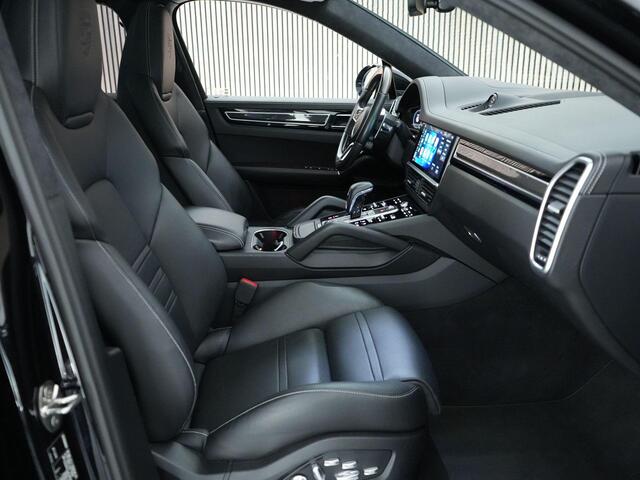 Porsche CAYENNE Coupé 441pk 2.9 S |1e eigenaar|panoramadak|sport design|Bose|memory|achteras besturing|soft close|360 camera|HUD|carbon interieur|luchtvering|Apple carplay|stoelventilatie en verwarming|