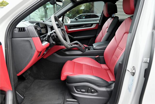 Porsche CAYENNE 3.0 E-Hybrid / SPORT DESIGN / PANO / PASSENGER DISPLAY / SPORT UITLAAT / HUD / MASSAGE / SPORT CHRONO