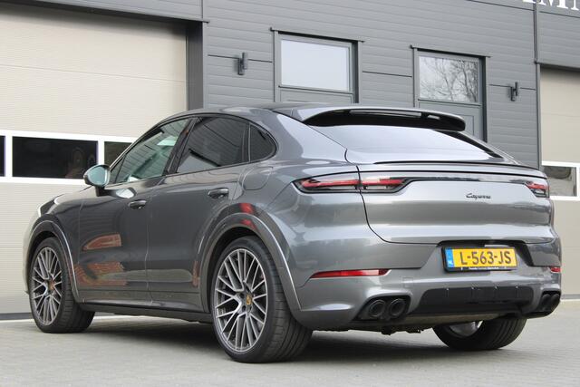 Porsche CAYENNE Coupé 3.0 E - Hybrid - 22 inch - Sport Design - Panoramadak - Adaptieve cruise control - Sport Grono 18 voudig verstelbare stoelen - Luchtvering - Matrix Led koplampen - Trekhaak Nederlandse Porsche - Bose - Rondom zicht camera