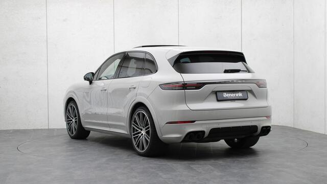 Porsche CAYENNE 4.0 Turbo S E-Hybrid | Head-up | Soft-Close | PCCB | Achterasbesturing | Panoramadak | Nachtzicht-assistent