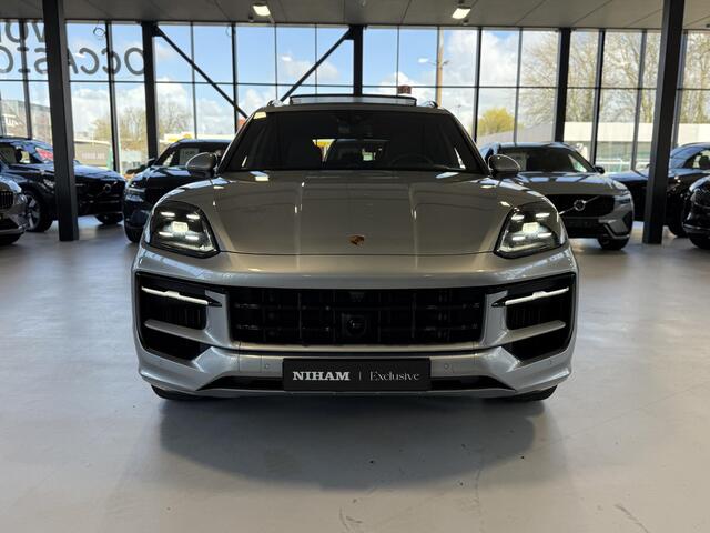 Porsche CAYENNE 3.0 E-Hybrid FOTO REP. VOLGT|SPORT DESIGN|SPORT CHRONO|PANO-DAK|360 CAMERA|LUCHTVERING|TREKHAAK|DOLOMIETZILVER|MATRIX LED|ADAPT. CRUISE|SPORTSTOELEN