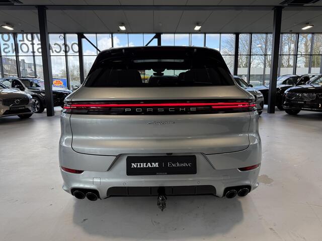 Porsche CAYENNE 3.0 E-Hybrid FOTO REP. VOLGT|SPORT DESIGN|SPORT CHRONO|PANO-DAK|360 CAMERA|LUCHTVERING|TREKHAAK|DOLOMIETZILVER|MATRIX LED|ADAPT. CRUISE|SPORTSTOELEN