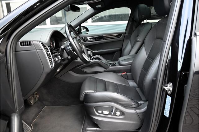 Porsche CAYENNE Coupé 3.0 E-Hybrid / SPORT DESIGN / PANO / SPORT UITLAAT / BOSE / 360 CAMERA / ACC / SPORT CHRONO / TECHART / NL AUTO / BTW