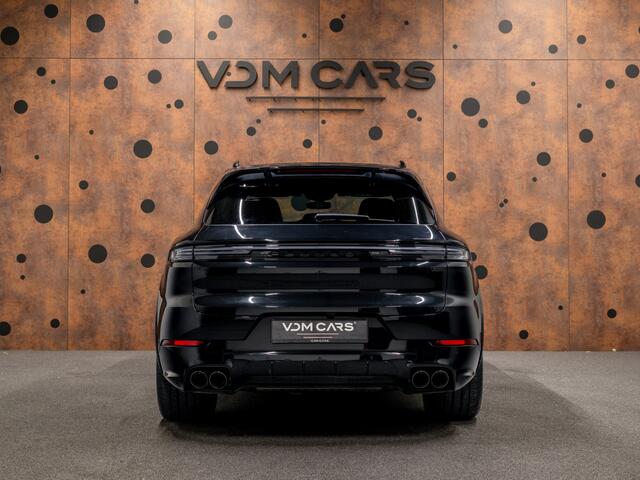 Porsche CAYENNE 3.0 E-Hybrid Black Edition | Achterasbest. | Trekhaak | SportDesign | 18-weg | InnoDrive | Pano |