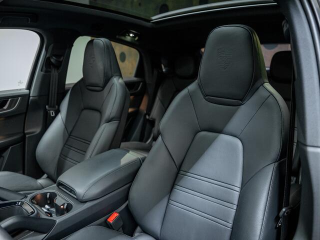 Porsche CAYENNE Coupé 3.0 E-Hybrid Black Edition