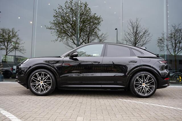 Porsche CAYENNE Coupé 3.0 E-Hybrid / Sport Chrono / Vierwielsturing / Sport Design Pakket / NL- Auto