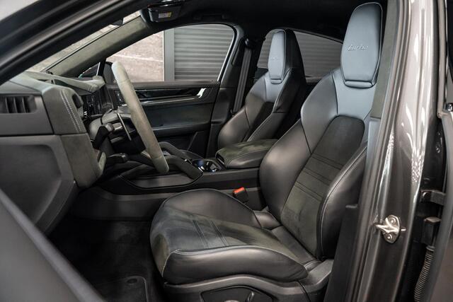 Porsche CAYENNE Coupé 4.0 Turbo E-Hybrid GT *Keramisch / Vierwielbesturing / Passenger Display / Soft-Close / HUD / Race-Tex / Keyless / Surround-View*