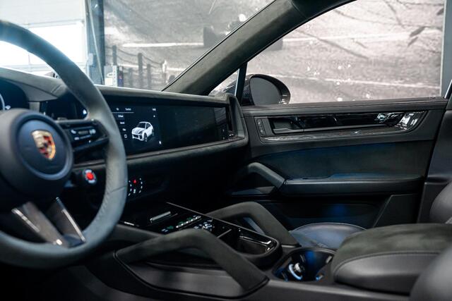 Porsche CAYENNE Coupé 4.0 Turbo E-Hybrid GT *Keramisch / Vierwielbesturing / Passenger Display / Soft-Close / HUD / Race-Tex / Keyless / Surround-View*