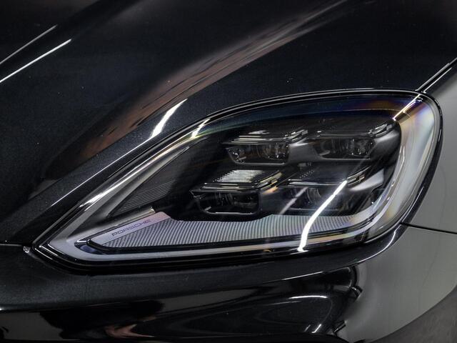 Porsche CAYENNE 3.0 E-Hybrid Black Edition | Achterasbest. | Trekhaak | SportDesign | 18-weg | InnoDrive | Pano |