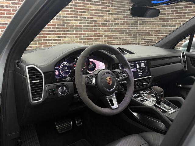 Porsche CAYENNE 4.0 Turbo Panorama headup Sport Chrono Memory