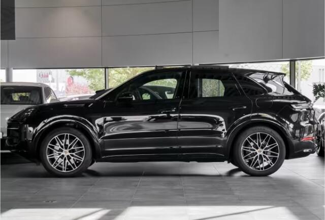 Porsche CAYENNE 3.0 S E-Hybrid 470 PK Panoramadak Porsche InnoDrive Adaptieve Sportstoelen Achterasbesturing
