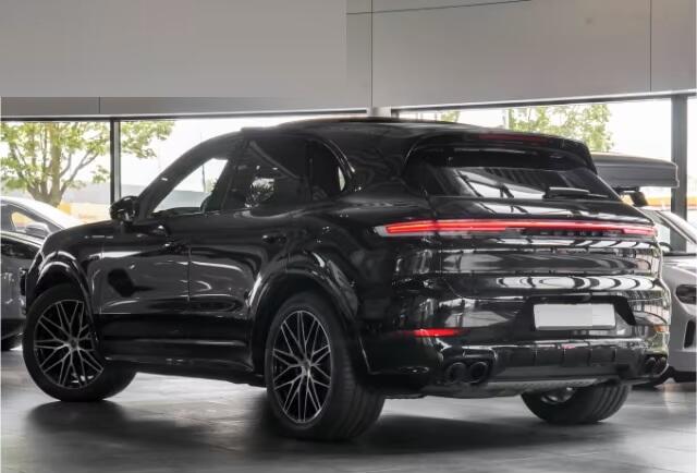 Porsche CAYENNE 3.0 S E-Hybrid 470 PK Panoramadak Porsche InnoDrive Adaptieve Sportstoelen Achterasbesturing