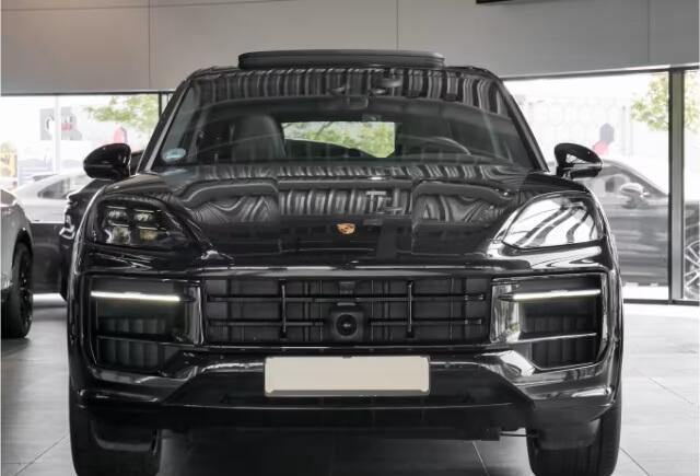 Porsche CAYENNE 3.0 S E-Hybrid 470 PK Panoramadak Porsche InnoDrive Adaptieve Sportstoelen Achterasbesturing