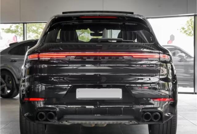 Porsche CAYENNE 3.0 S E-Hybrid 470 PK Panoramadak Porsche InnoDrive Adaptieve Sportstoelen Achterasbesturing