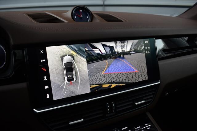 Porsche CAYENNE Coupé 3.0 E-Hybrid 462pk Platinum Edition SportDesign | Pano | ACC | Trekhaak | 22'' Wielen | Bose | Achterasbesturing | Stoelventilatie | Sportuitlaat |