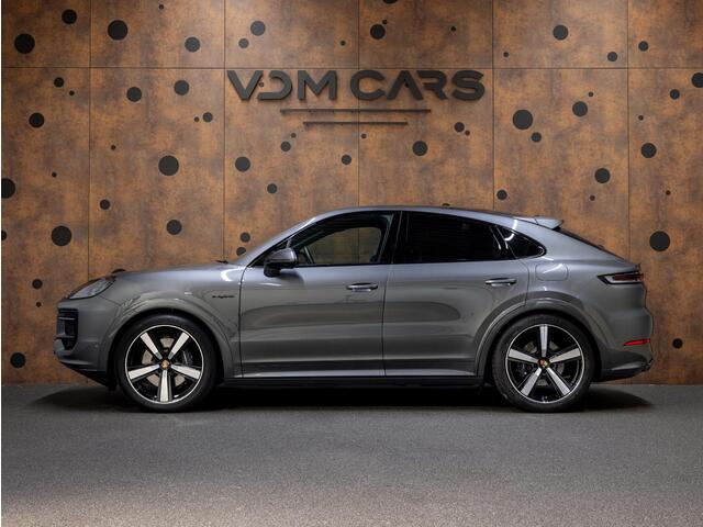 Porsche CAYENNE Coupé 3.0 E-Hybrid Black Edition | SportDesign | Achterasbesturing | Head-Up Display | InnoDrive |