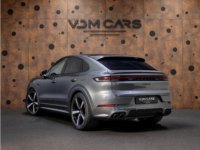 Porsche CAYENNE Coupé 3.0 E-Hybrid Black Edition | SportDesign | Achterasbesturing | Head-Up Display | InnoDrive |