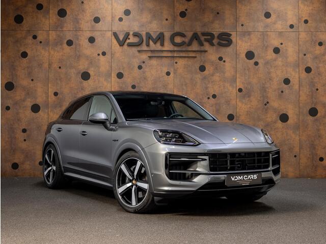 Porsche CAYENNE Coupé 3.0 E-Hybrid Black Edition | SportDesign | Achterasbesturing | Head-Up Display | InnoDrive |
