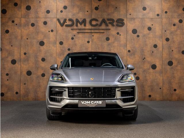Porsche CAYENNE Coupé 3.0 E-Hybrid Black Edition | SportDesign | Achterasbesturing | Head-Up Display | InnoDrive |