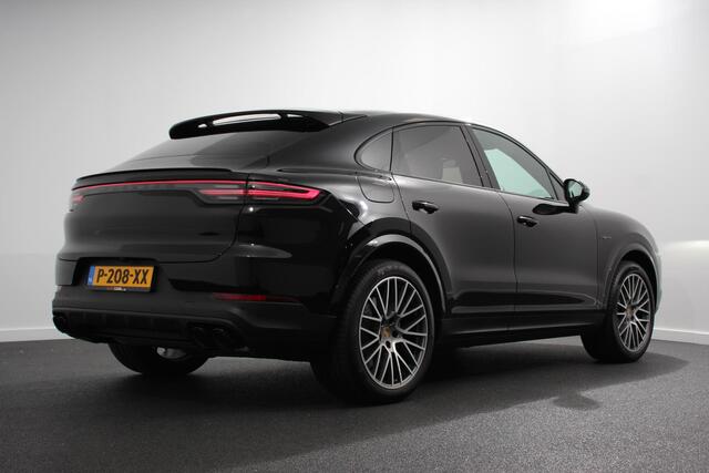 Porsche CAYENNE Coupé 3.0 E-Hybrid Platinum Edition Luchtvering Leder Panoramadak Camera Navigatie Elektrisch bedienbare achterklep Apple Carplay/ Android Lichtmetalen velgen Cruise control Sfeerlichting