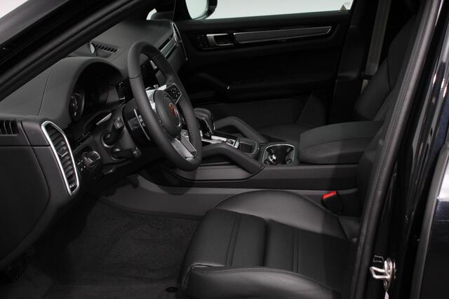 Porsche CAYENNE Coupé 3.0 E-Hybrid Platinum Edition Luchtvering Leder Panoramadak Camera Navigatie Elektrisch bedienbare achterklep Apple Carplay/ Android Lichtmetalen velgen Cruise control Sfeerlichting