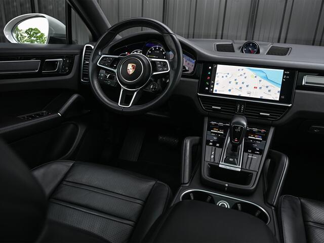 Porsche CAYENNE Coupé 3.0 E-Hybrid Platinum Edition | Sport design pack | GT uitlaat | Techart spoiler Sport chrono | Panorama dak | Bose sound | 360 camera | Ambiance interieur |